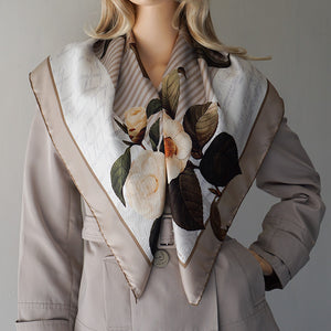 Amaryllis, Beige/White